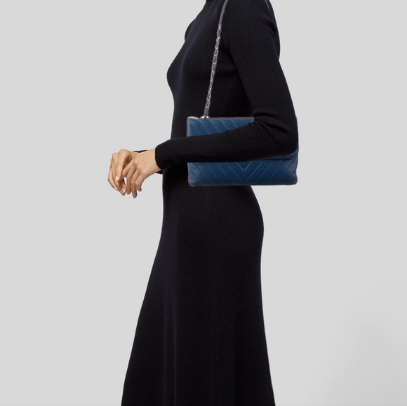 Chanel Chevron Trendy Flap Bag - Picture 15 of 15